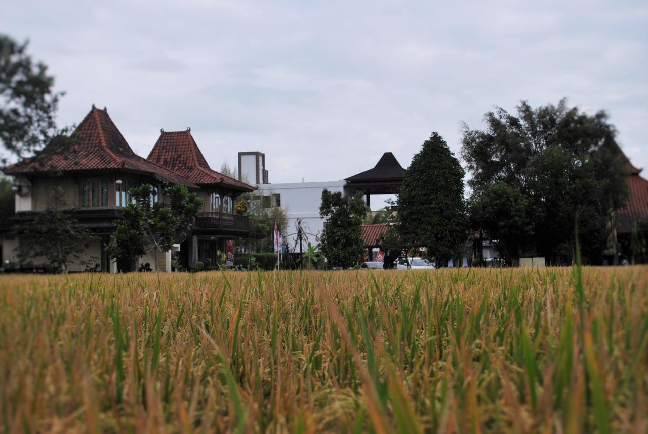 Java Village Resort By Homee Yogyakarta Слеман Экстерьер фото